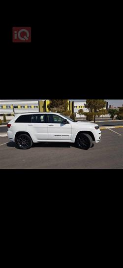 جیپ گراند شیرۆکی